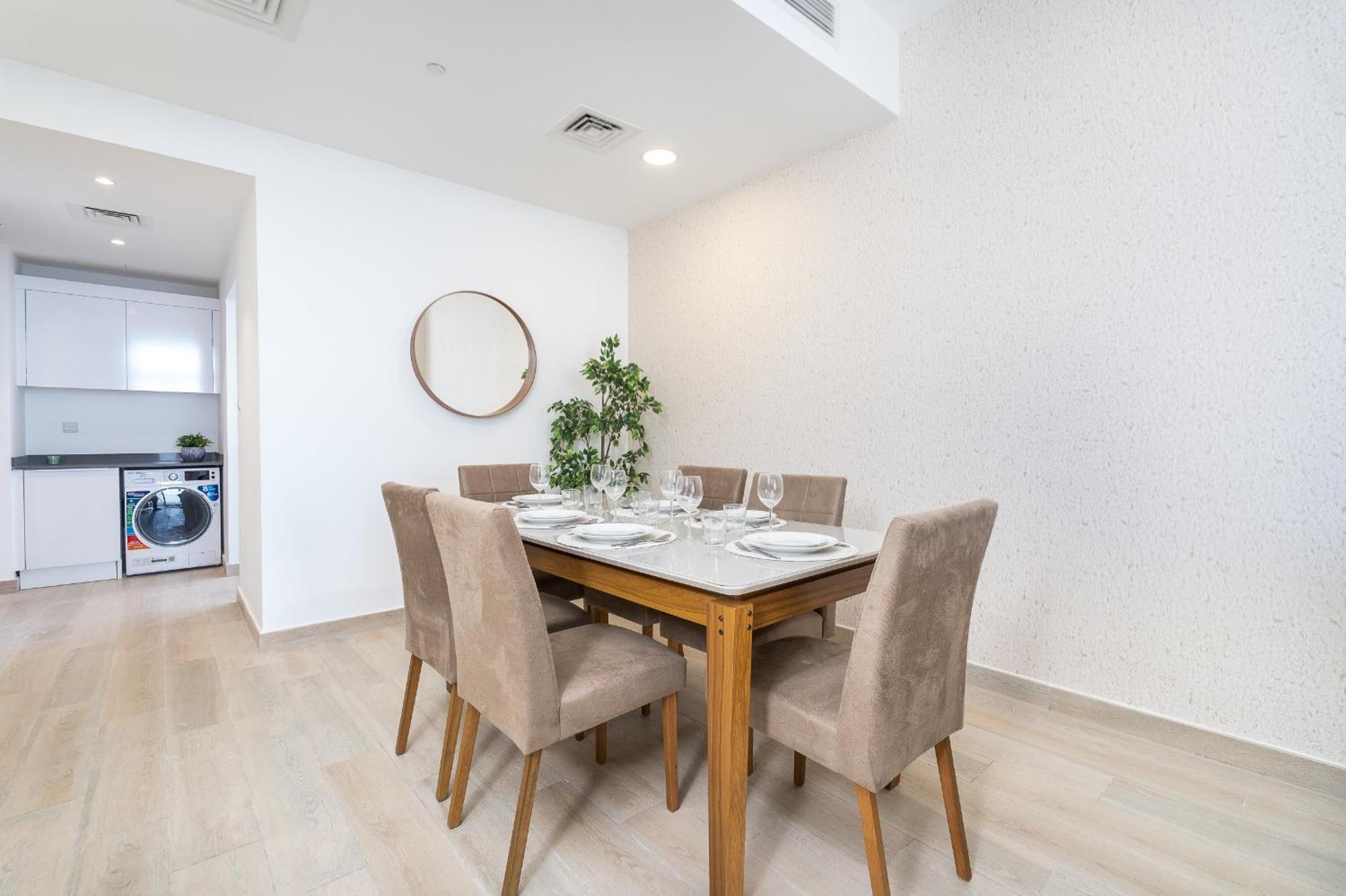 Beautiful Views From 30th Floor & 2bd & Peaceful & Spacious