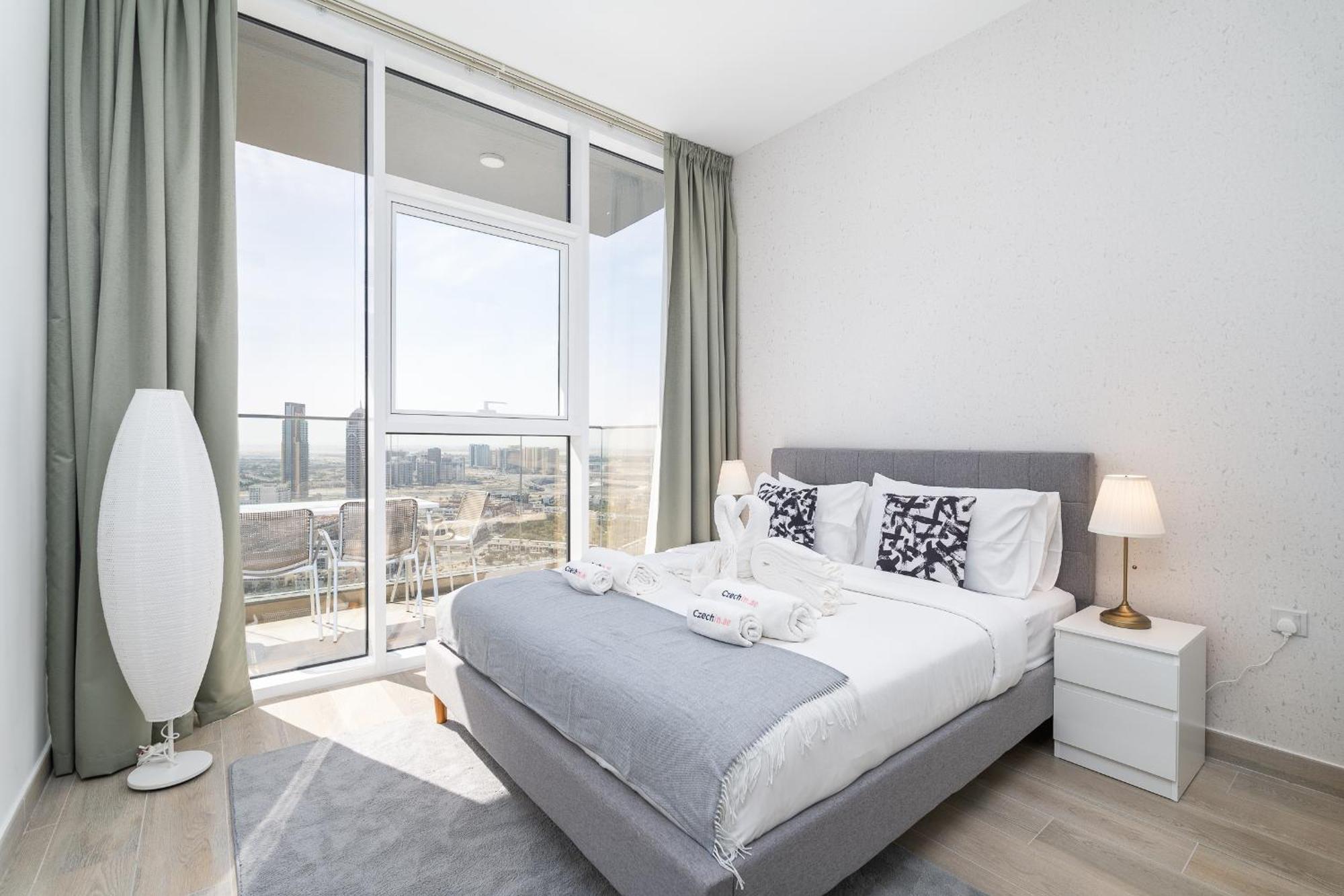 Beautiful Views From 30th Floor & 2bd & Peaceful & Spacious * Dubai