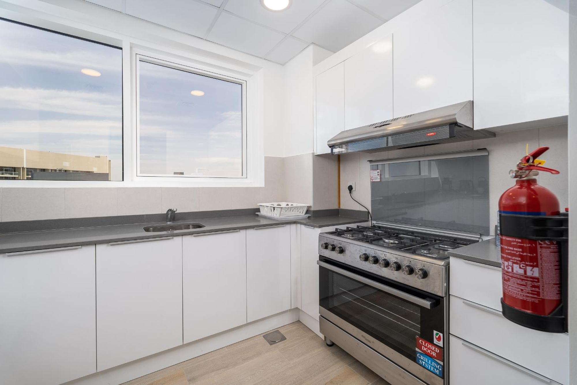 Beautiful Views From 30th Floor & 2bd & Peaceful & Spacious Apartment