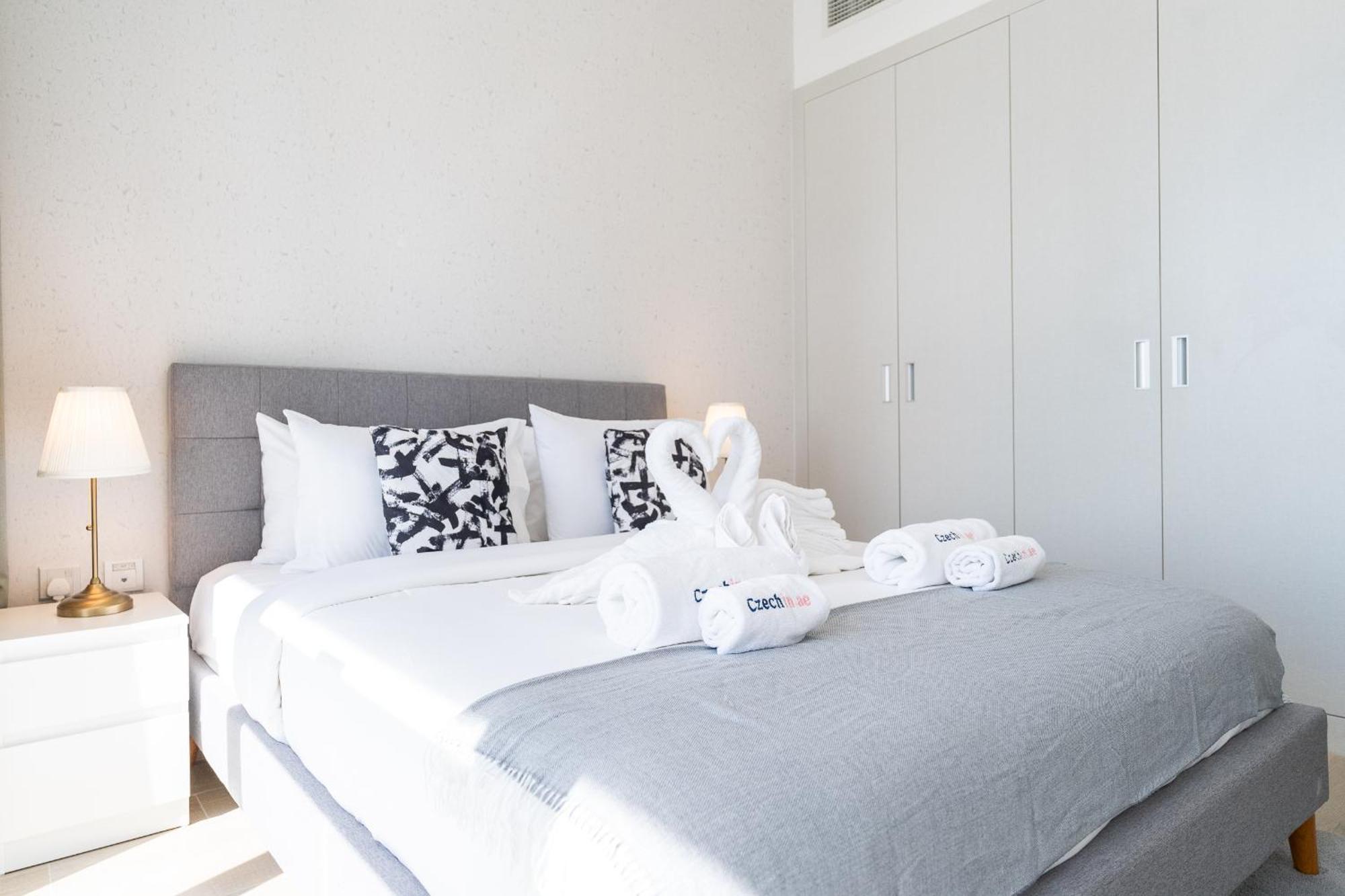 Apartment Beautiful Views From 30th Floor & 2bd & Peaceful & Spacious