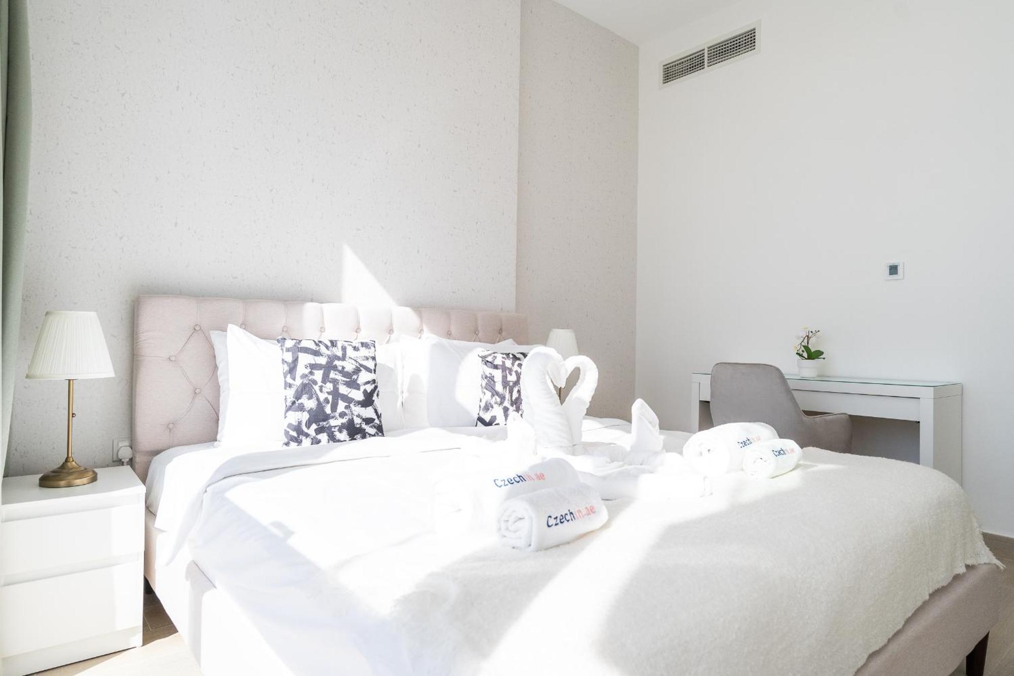 Beautiful Views From 30th Floor & 2bd & Peaceful & Spacious Apartment Dubai
