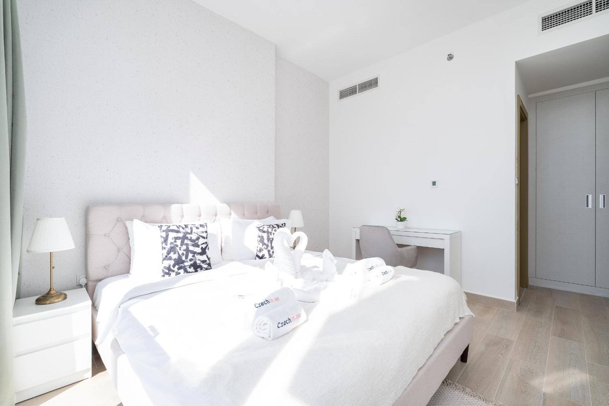 Apartment Beautiful Views From 30th Floor & 2bd & Peaceful & Spacious Dubai